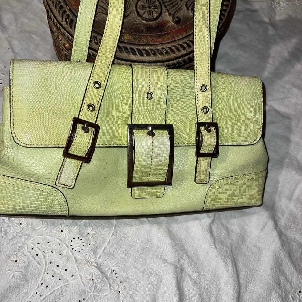 MAXX NEW YORK- lime color‎ leather shoulder bag